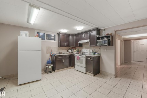 13335 106 Street, Edmonton, AB - Indoor Photo Showing Kitchen