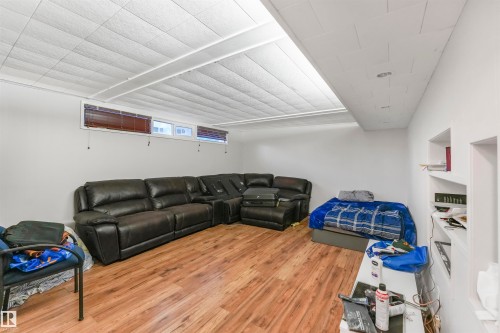 13335 106 Street, Edmonton, AB - Indoor