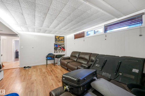 13335 106 Street, Edmonton, AB - Indoor