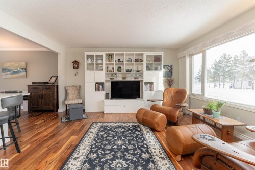 5114 51 Street, Bruderheim, AB - Indoor Photo Showing Living Room