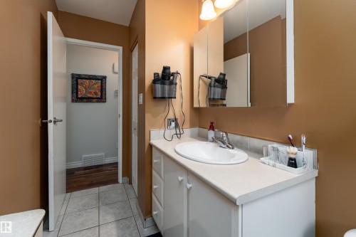 5114 51 Street, Bruderheim, AB - Indoor Photo Showing Bathroom