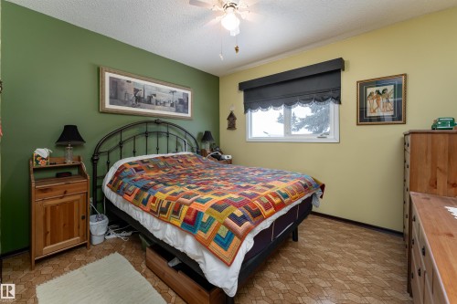 5114 51 Street, Bruderheim, AB - Indoor Photo Showing Bedroom