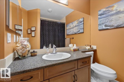 9 841 156 Street, Edmonton, AB - Indoor Photo Showing Bathroom