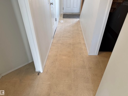 51 16823 84 Street, Edmonton, AB - Indoor Photo Showing Other Room