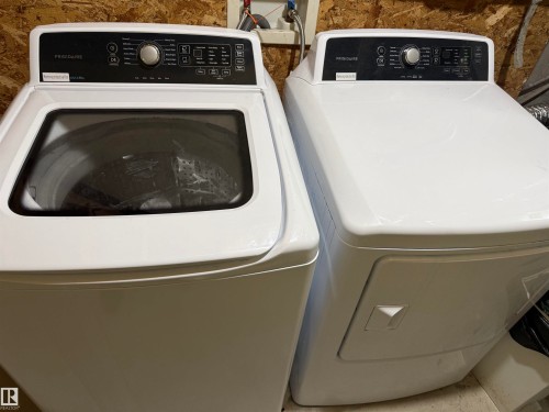51 16823 84 Street, Edmonton, AB - Indoor Photo Showing Laundry Room