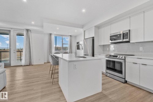 84 5 Rondeau Drive, St. Albert, AB - Indoor Photo Showing Kitchen With Stainless Steel Kitchen With Upgraded Kitchen