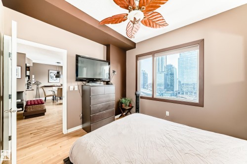 2006 10303 105 Street, Edmonton, AB - Indoor Photo Showing Bedroom