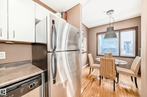 2006 10303 105 Street, Edmonton, AB - Indoor Photo Showing Kitchen