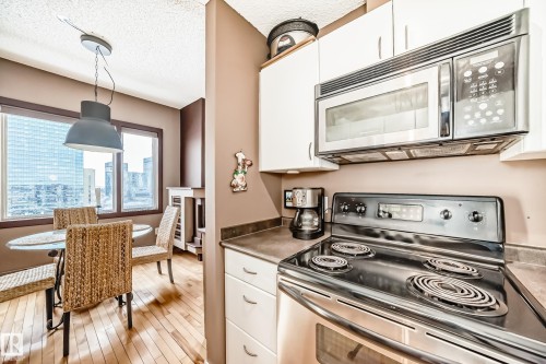 2006 10303 105 Street, Edmonton, AB - Indoor Photo Showing Kitchen