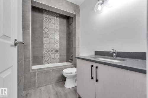 1281 Hooke Road, Edmonton, AB - Indoor Photo Showing Bathroom
