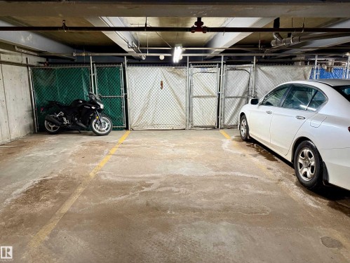 326 2903 Rabbit Hill Road, Edmonton, AB - Indoor Photo Showing Garage