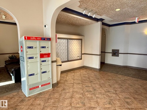 326 2903 Rabbit Hill Road, Edmonton, AB - Indoor