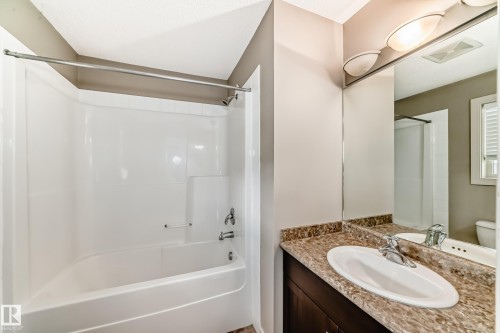 3834 Allan Drive, Edmonton, AB - Indoor Photo Showing Bathroom