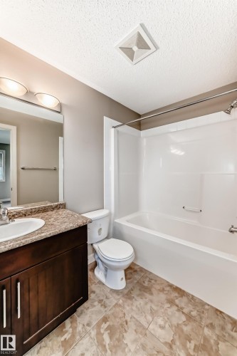 3834 Allan Drive, Edmonton, AB - Indoor Photo Showing Bathroom