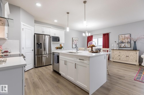 19424 26 Avenue, Edmonton, AB - Indoor Photo Showing Kitchen With Upgraded Kitchen