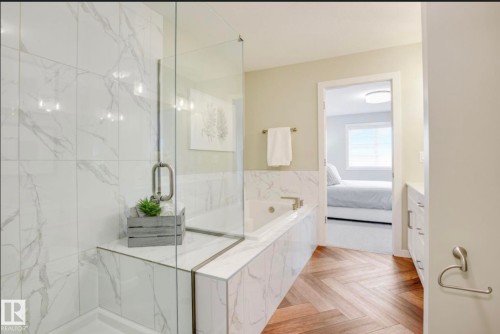 2356 Muckleplum Way, Edmonton, AB - Indoor Photo Showing Bathroom