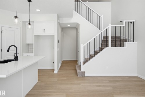 2535 211 Street, Edmonton, AB - Indoor