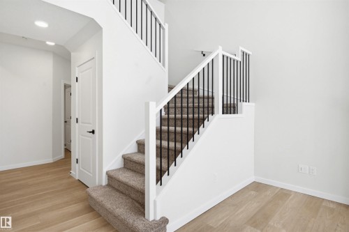 2535 211 Street, Edmonton, AB - Indoor Photo Showing Other Room