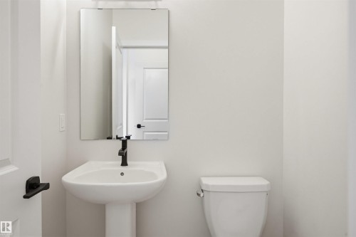 2535 211 Street, Edmonton, AB - Indoor Photo Showing Bathroom