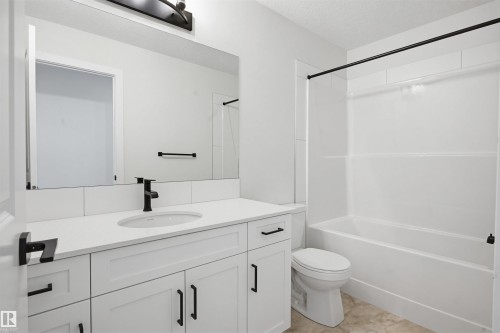 2535 211 Street, Edmonton, AB - Indoor Photo Showing Bathroom