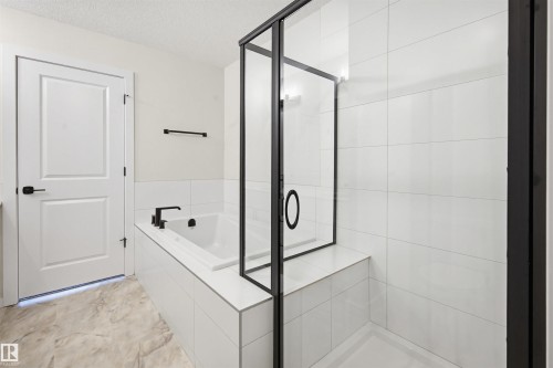 2535 211 Street, Edmonton, AB - Indoor Photo Showing Bathroom