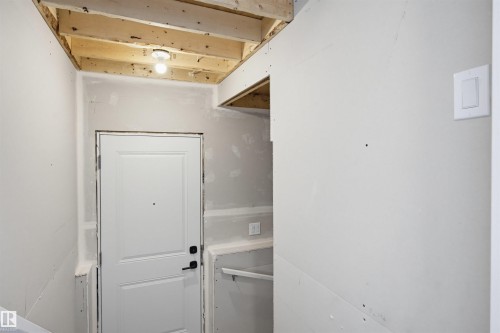 2535 211 Street, Edmonton, AB - Indoor Photo Showing Other Room