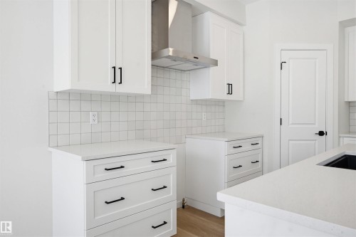 2535 211 Street, Edmonton, AB - Indoor Photo Showing Kitchen
