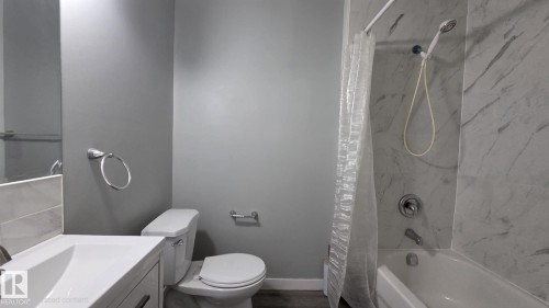 11406 82 Street, Edmonton, AB - Indoor Photo Showing Bathroom