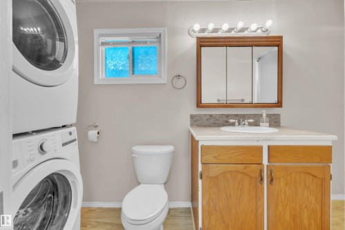 5309 51 Avenue, Cold Lake, AB - Indoor Photo Showing Laundry Room