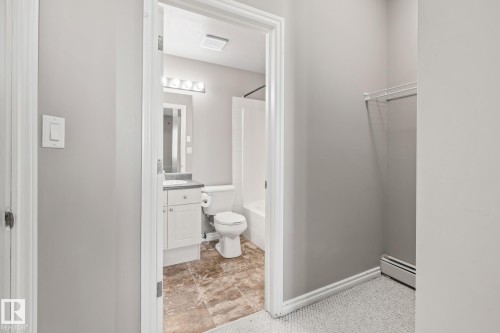 303 10118 95 Street, Edmonton, AB - Indoor Photo Showing Bathroom