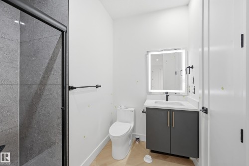 4 Eldridge Point(E), St. Albert, AB - Indoor Photo Showing Bathroom