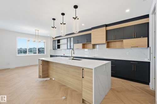 4 Eldridge Point(E), St. Albert, AB - Indoor Photo Showing Kitchen With Upgraded Kitchen