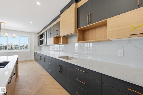 4 Eldridge Point(E), St. Albert, AB - Indoor Photo Showing Kitchen With Upgraded Kitchen
