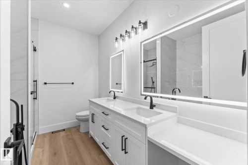 325 Meadowview Drive, Fort Saskatchewan, AB - Indoor Photo Showing Bathroom