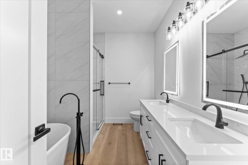 325 Meadowview Drive, Fort Saskatchewan, AB - Indoor Photo Showing Bathroom