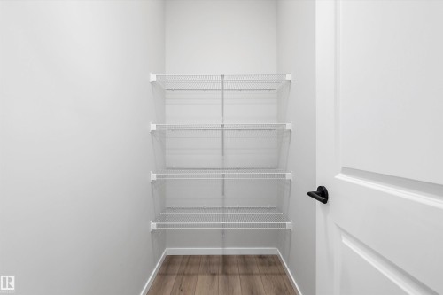 5723 Hawthorn Common, Edmonton, AB - Indoor With Storage