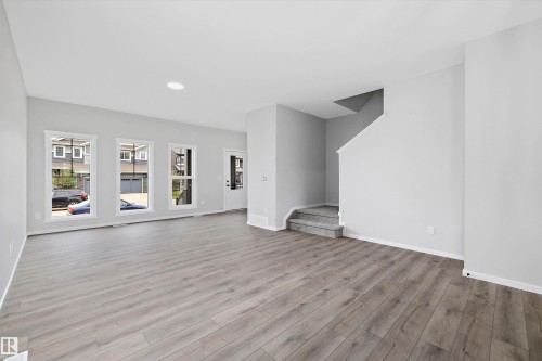 5723 Hawthorn Common, Edmonton, AB - Indoor Photo Showing Other Room