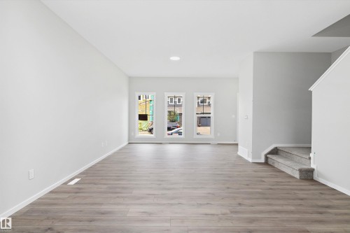 5723 Hawthorn Common, Edmonton, AB - Indoor Photo Showing Other Room