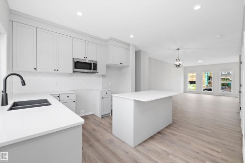 5723 Hawthorn Common, Edmonton, AB - Indoor Photo Showing Kitchen With Double Sink