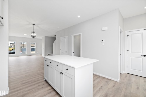 5723 Hawthorn Common, Edmonton, AB - Indoor