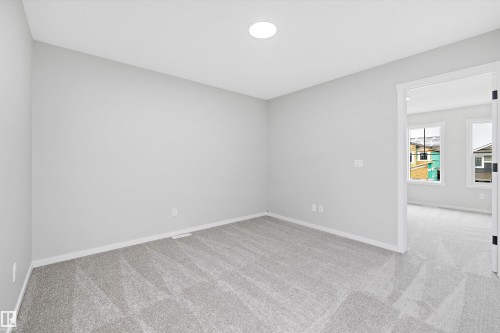 5723 Hawthorn Common, Edmonton, AB - Indoor Photo Showing Other Room