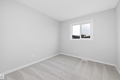 5723 Hawthorn Common, Edmonton, AB - Indoor Photo Showing Other Room