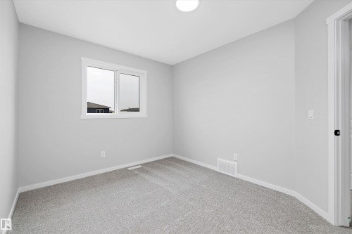 5723 Hawthorn Common, Edmonton, AB - Indoor Photo Showing Other Room