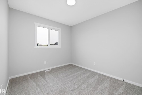 5723 Hawthorn Common, Edmonton, AB - Indoor Photo Showing Other Room