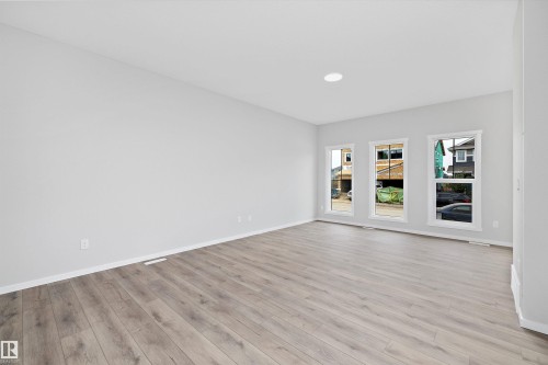 5723 Hawthorn Common, Edmonton, AB - Indoor Photo Showing Other Room