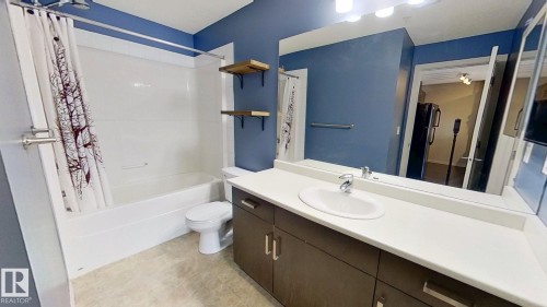 234 5515 7 Avenue, Edmonton, AB - Indoor Photo Showing Bathroom