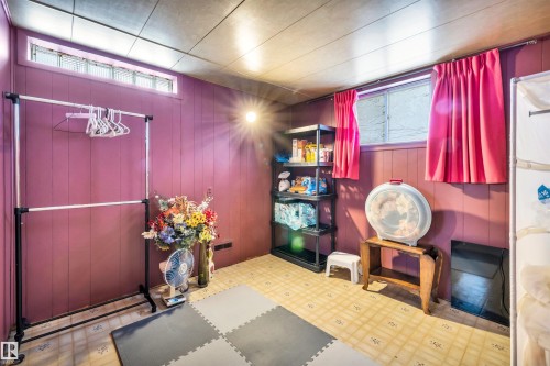 12237 47 Street, Edmonton, AB - Indoor