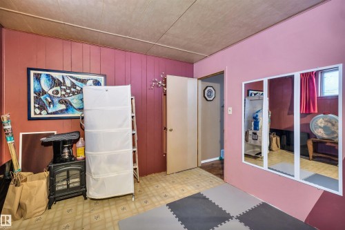 12237 47 Street, Edmonton, AB - Indoor