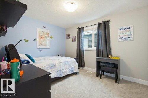 2603 Bluejay Close, Edmonton, AB - Indoor Photo Showing Bedroom