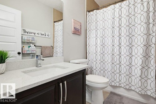 2603 Bluejay Close, Edmonton, AB - Indoor Photo Showing Bathroom